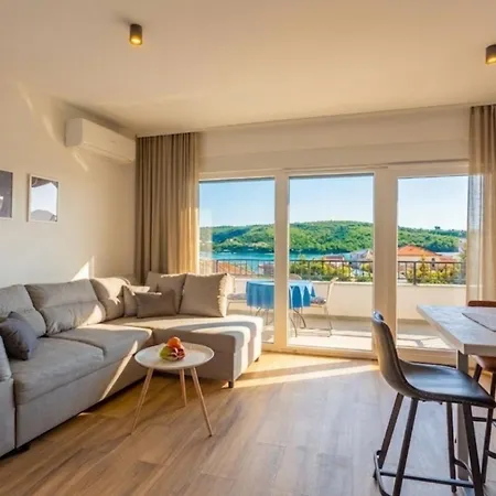 Apartment La Petite Trogir