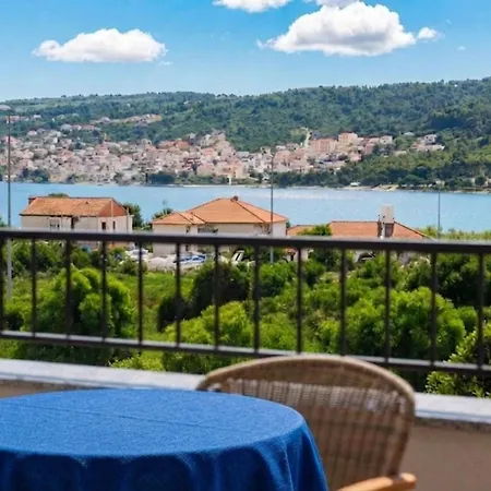 Apartment La Petite Trogir